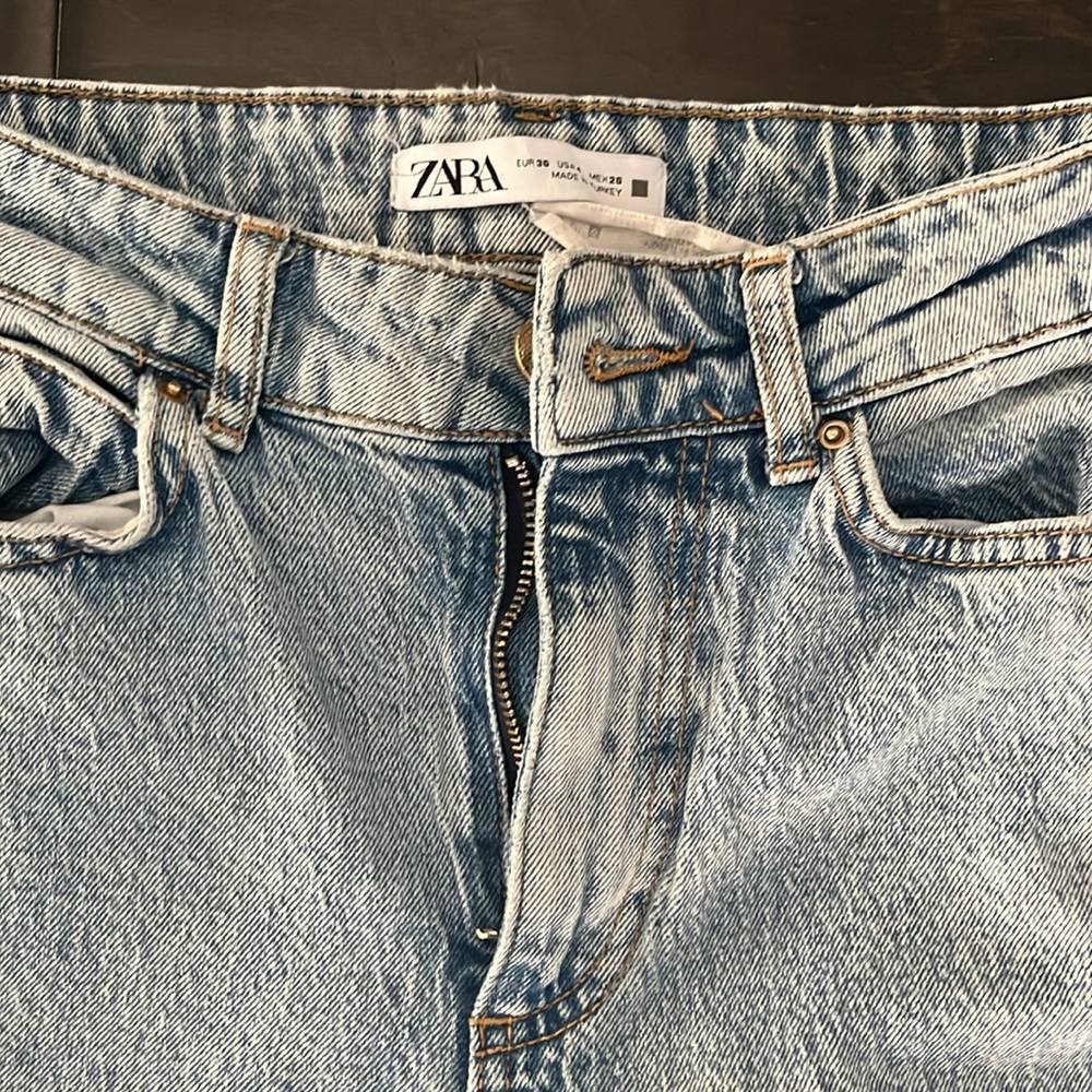 Zara High Rise Light Blue Jeans - Picture 2 of 10